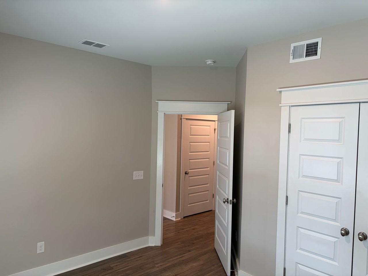 1623 Florentia St - Photo 5 of 48