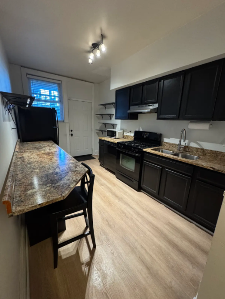 4354 W Washington Blvd #102 - Photo 6 of 14