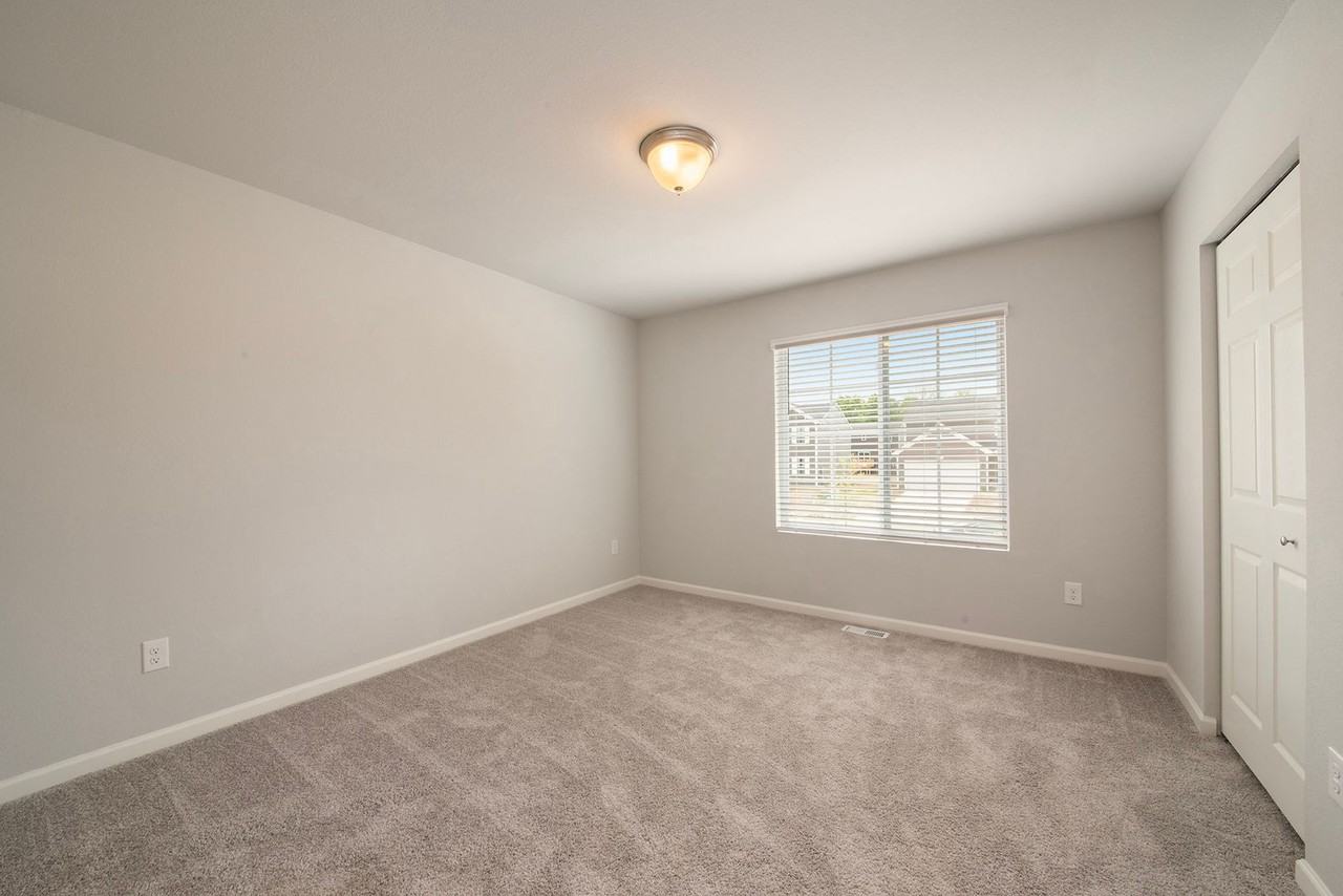 1402 Ridgeview Dr - Photo 7 of 18