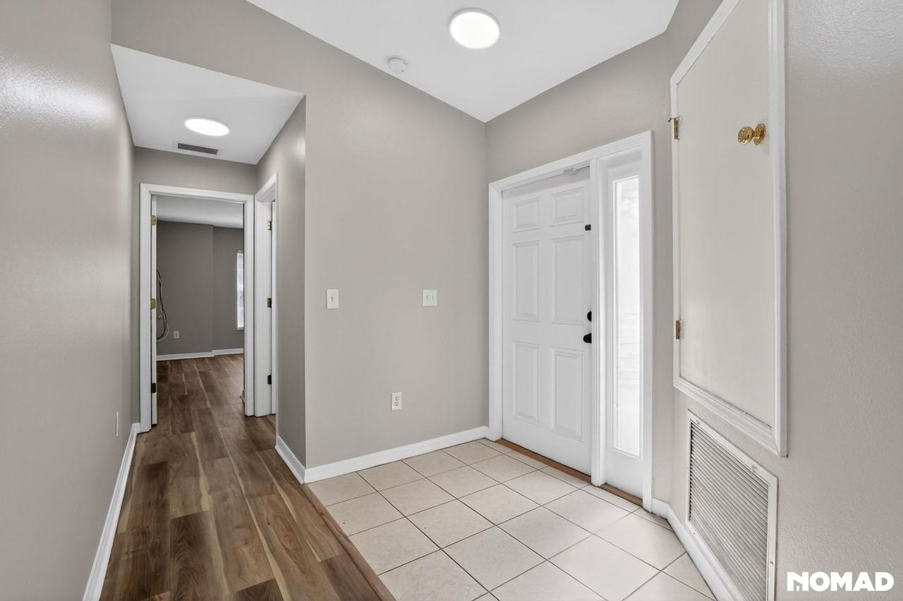 7831 Carriage Pointe Dr - Photo 7 of 28