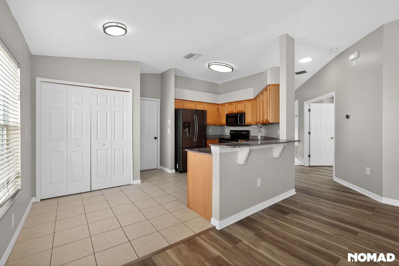 7831 Carriage Pointe Dr - Photo 3 of 28