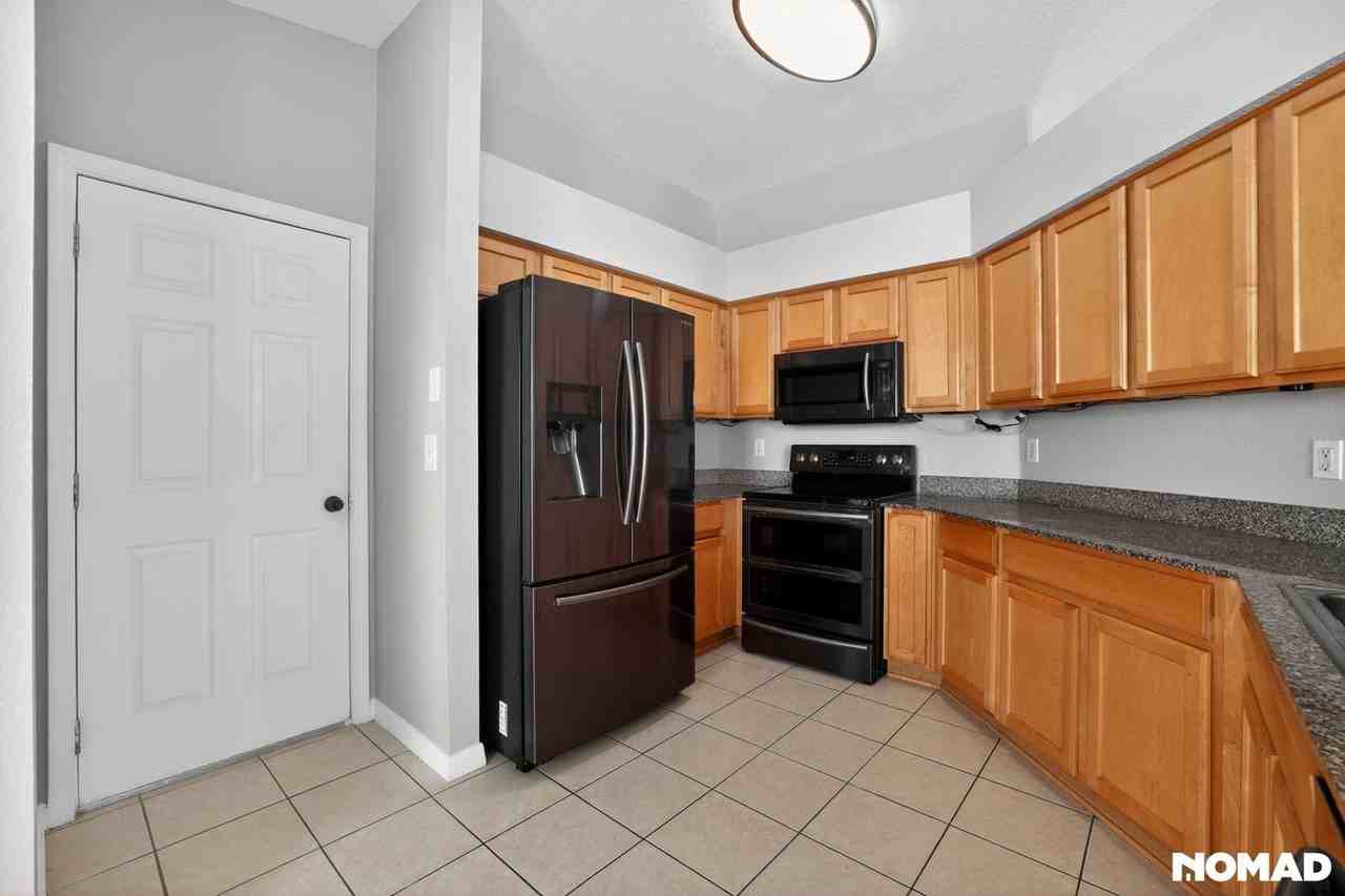 7831 Carriage Pointe Dr - Photo 5 of 28