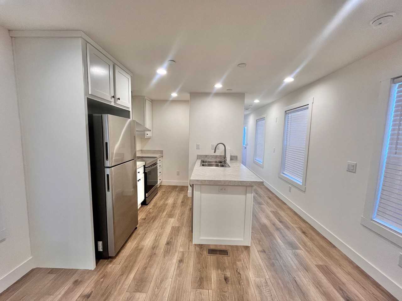 1602 1/2 Dodder Dr - Photo 4 of 19