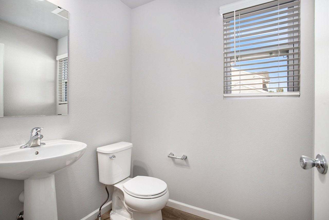 358 Sherman St - Photo 6 of 20