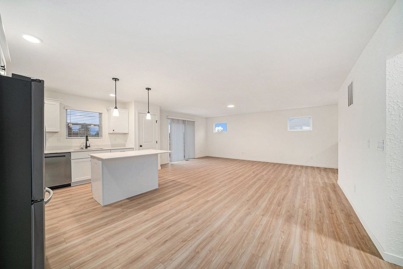 356 Sherman St - Photo 2 of 24