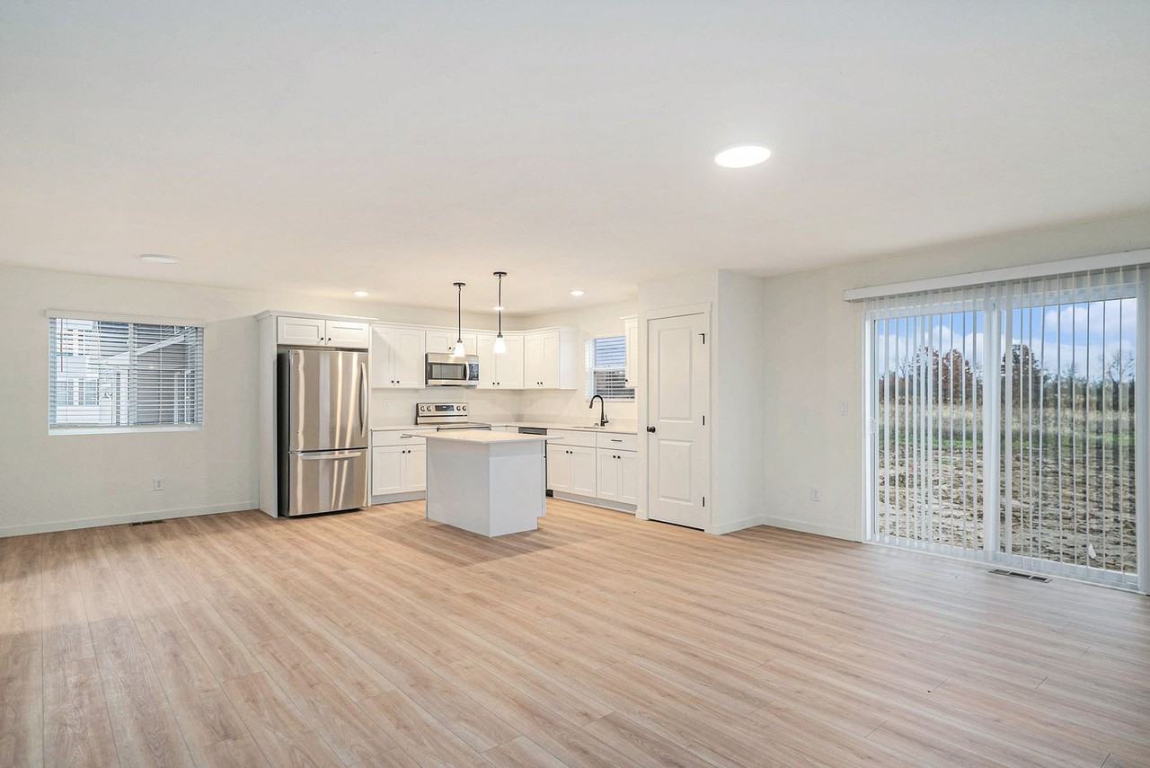 356 Sherman St - Photo 3 of 24