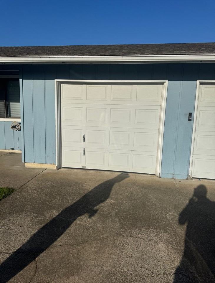 429 Lindley Ln - Photo 2 of 13