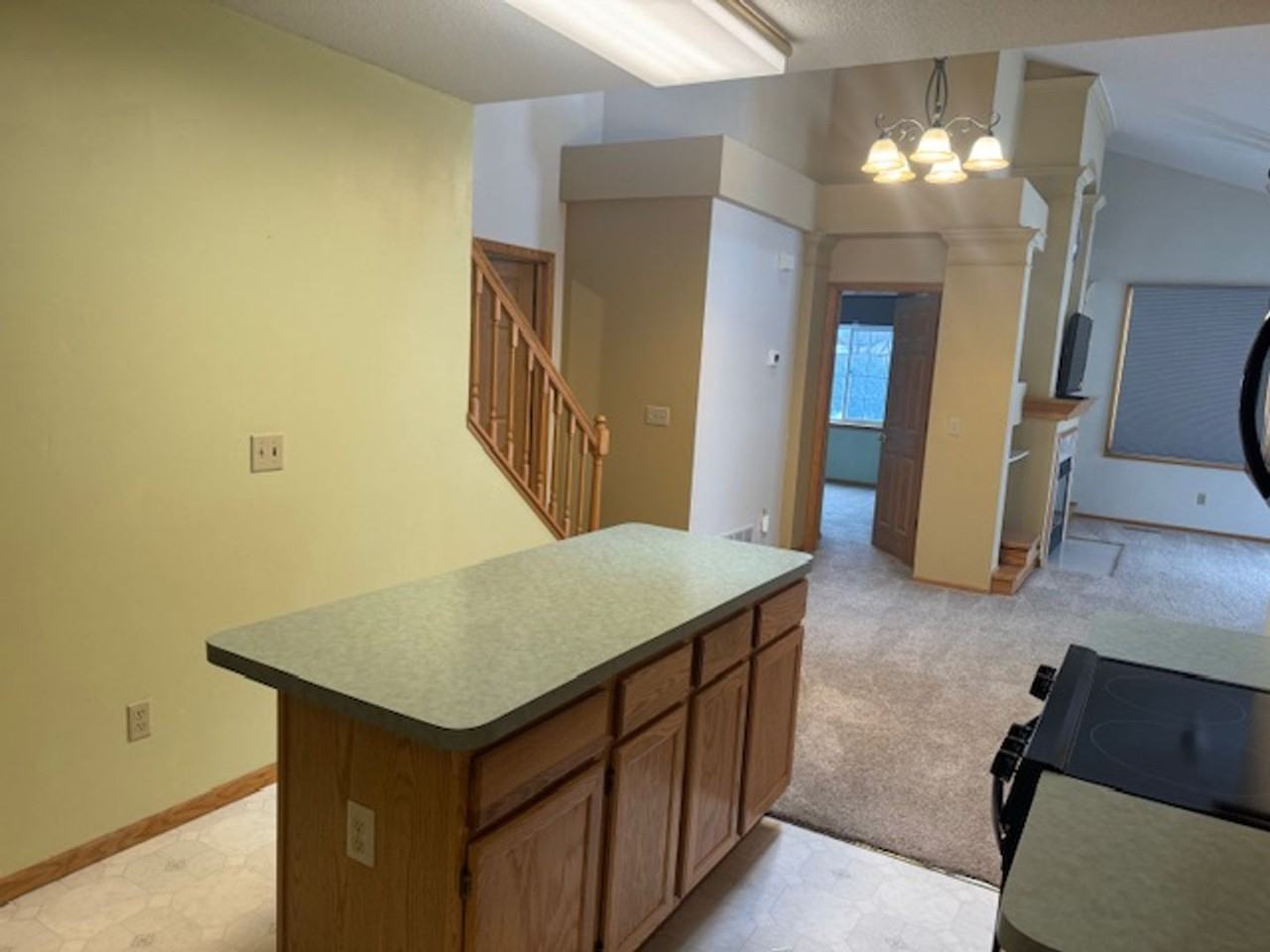 508 Queens Gate - Photo 4 of 19