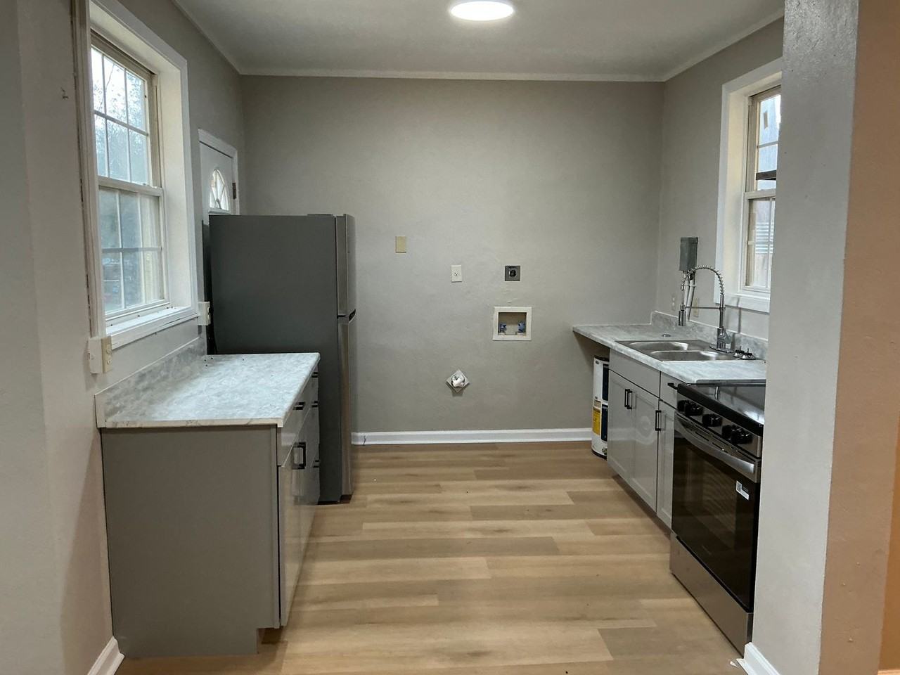 1407 Pine St - Photo 2 of 13