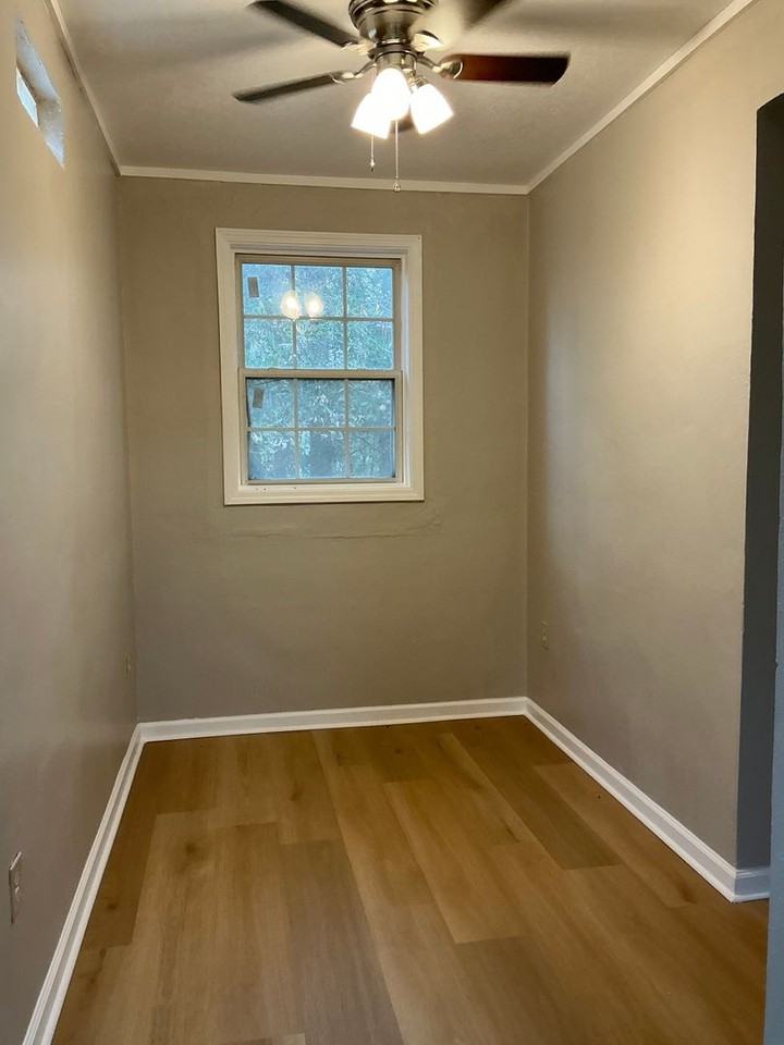 1407 Pine St - Photo 6 of 13