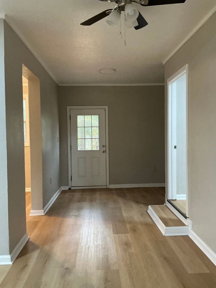 1407 Pine St - Photo 7 of 13