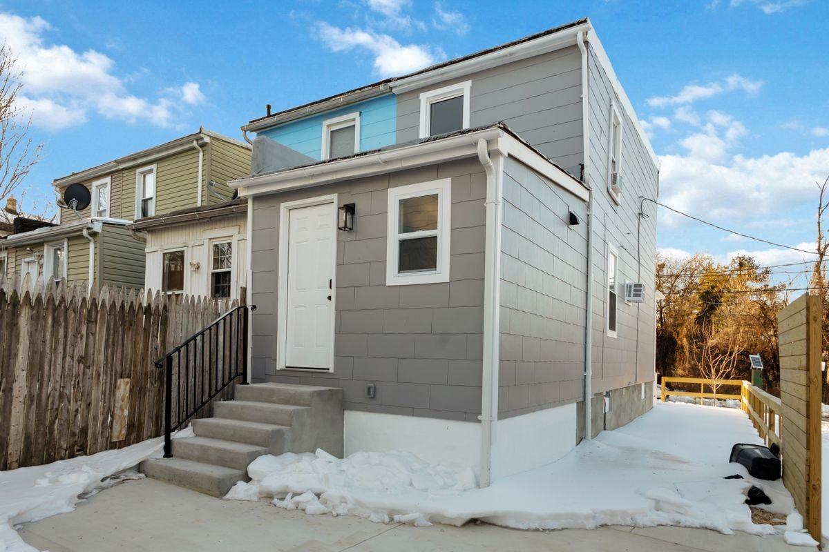 2301 Herkimer St - Photo 2 of 24