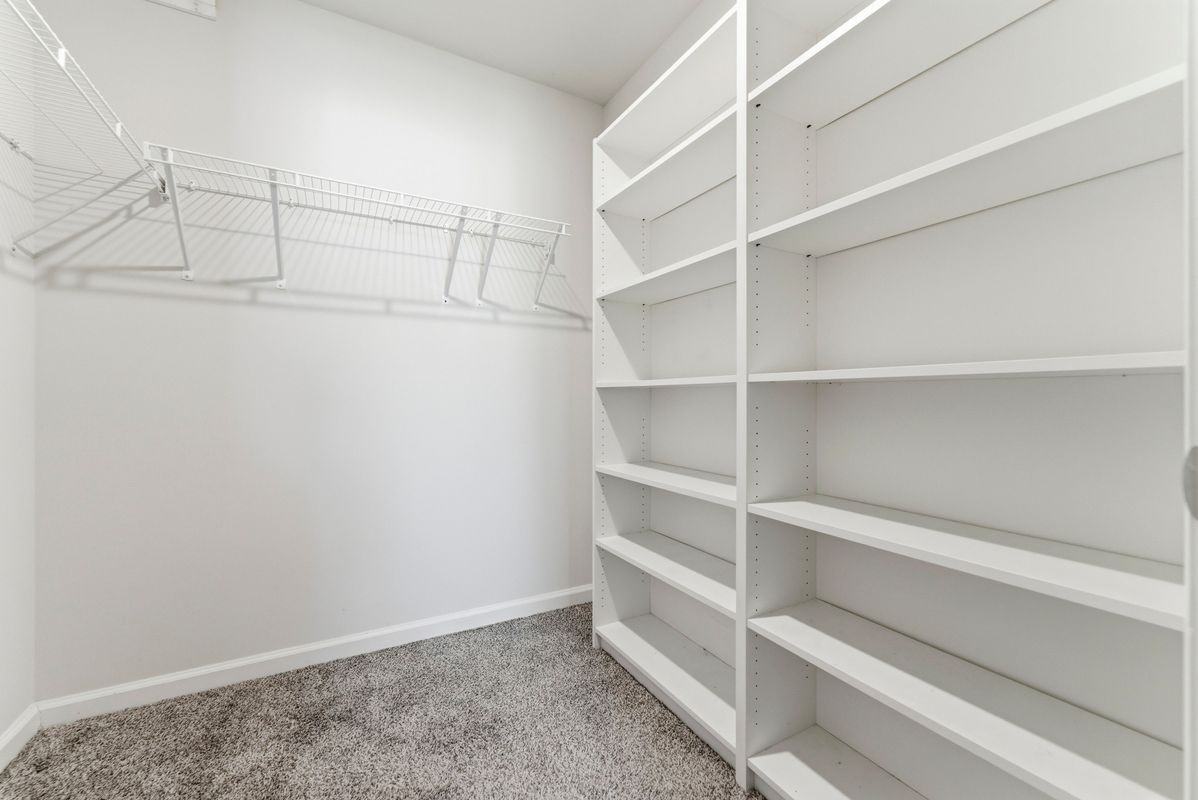 1429 Vayda Ct - Photo 4 of 20