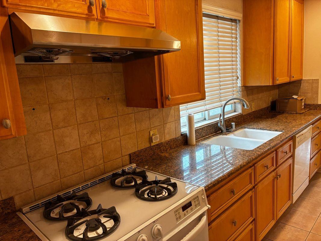 7946 Hershey St - Photo 2 of 10