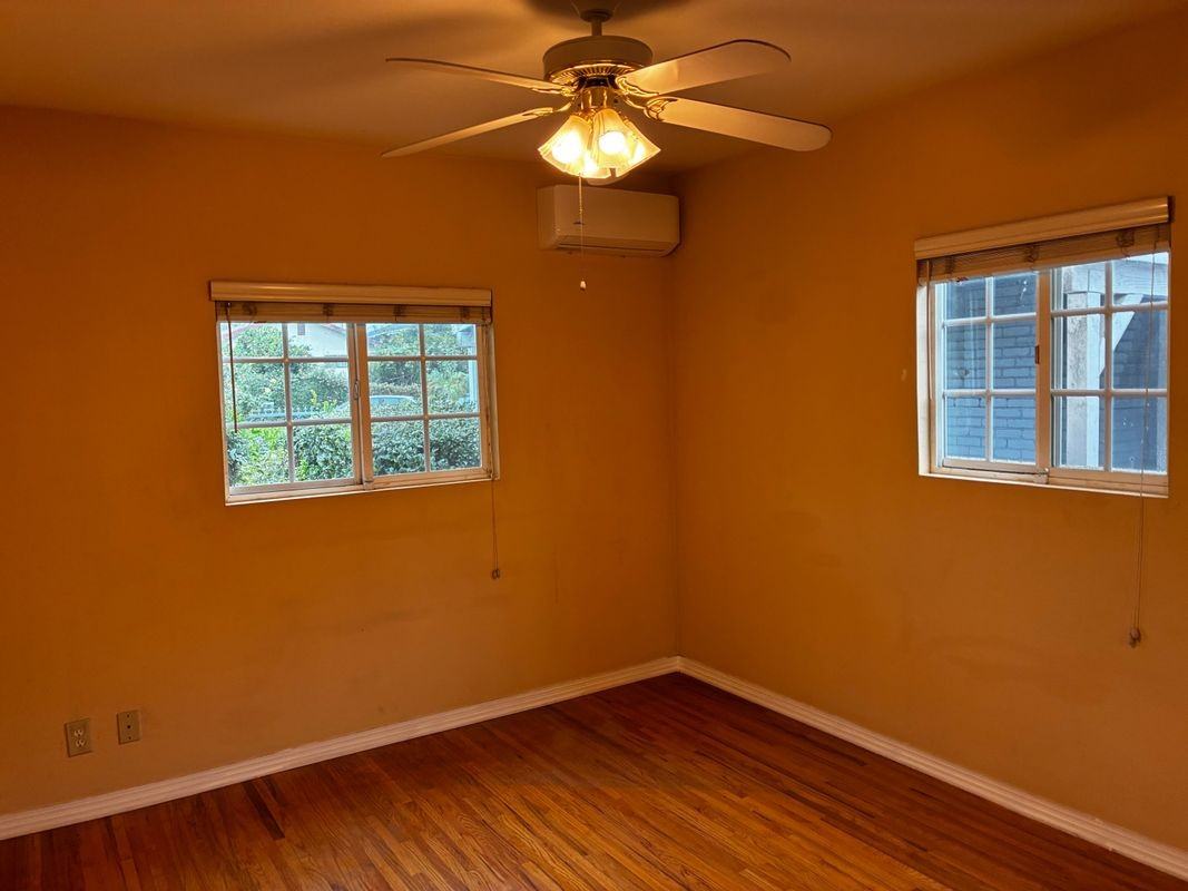 7946 Hershey St - Photo 5 of 10