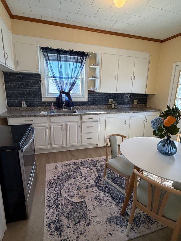 701 Main St - Photo 3 of 14
