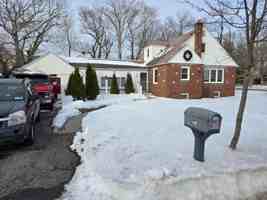 featured image of 140 Lake Ave S