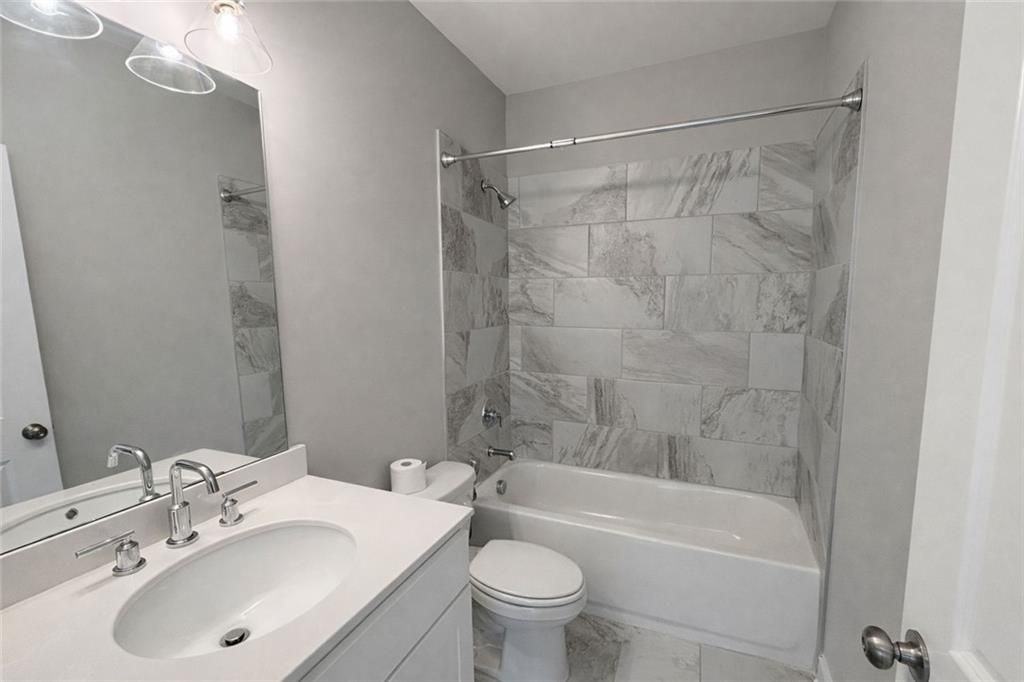 1375 Walking Way Se - Photo 6 of 39