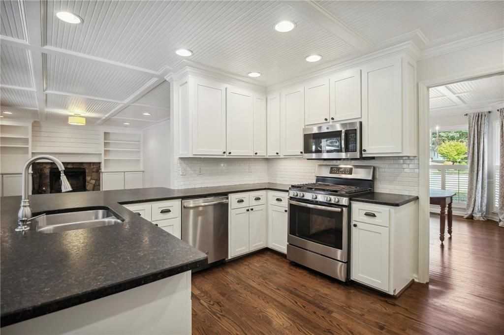 4009 Dover Ave - Photo 3 of 28