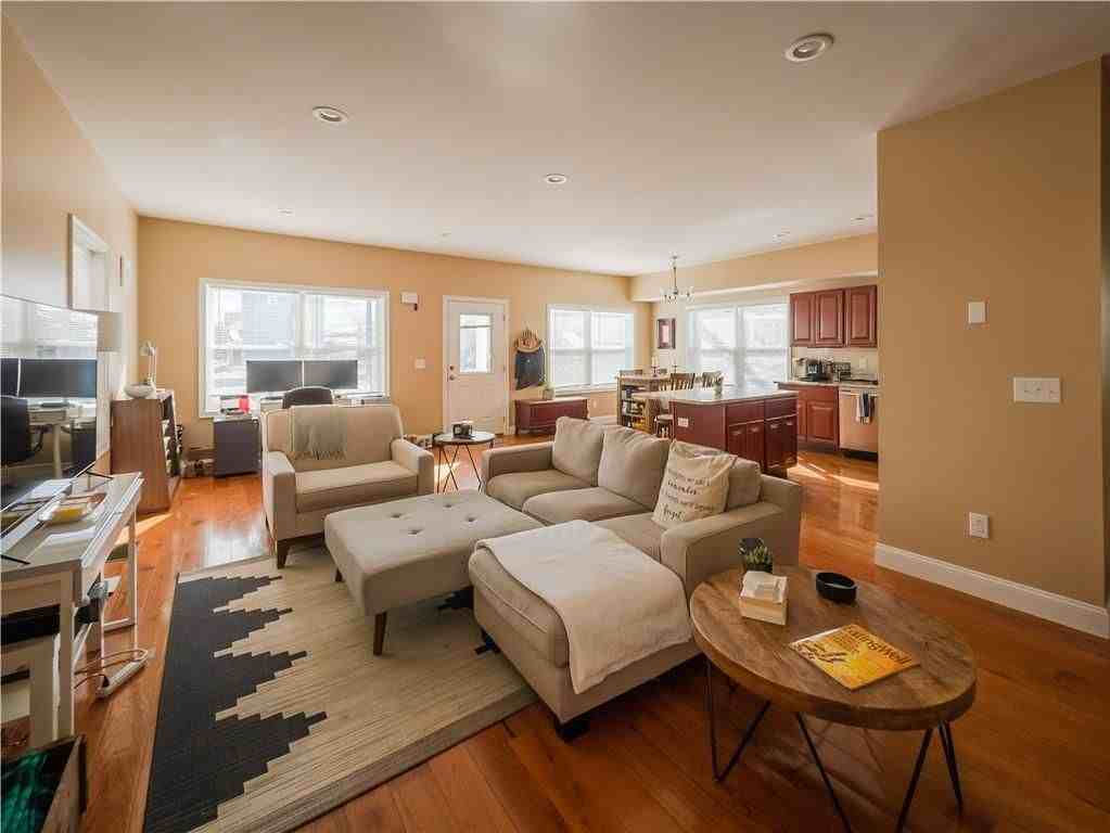 74 Pitman St - Photo 6 of 19