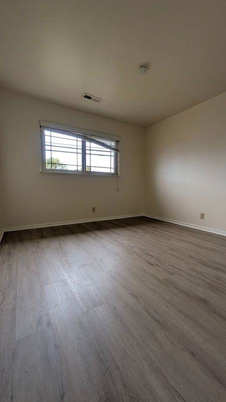 950 Folsom Ave - Photo 4 of 10