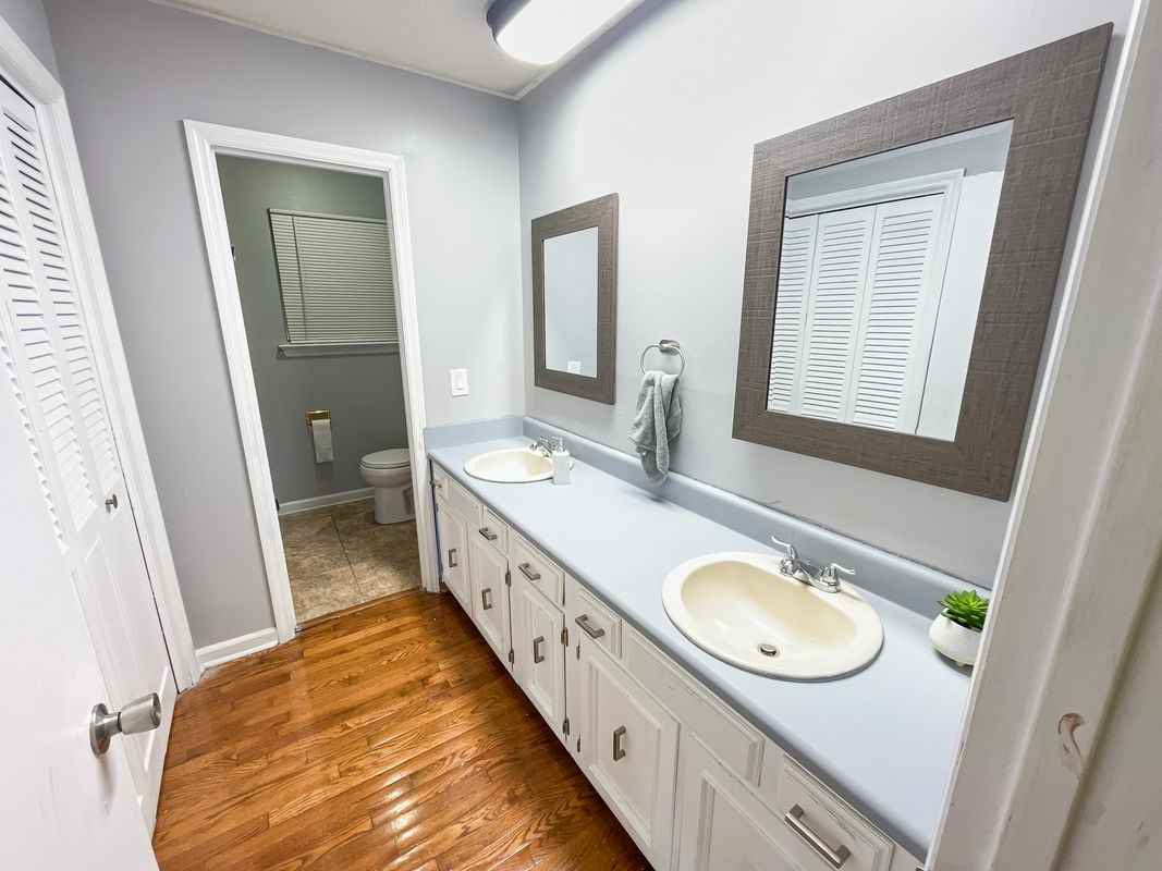 6413 Edgmon Dr - Photo 3 of 26