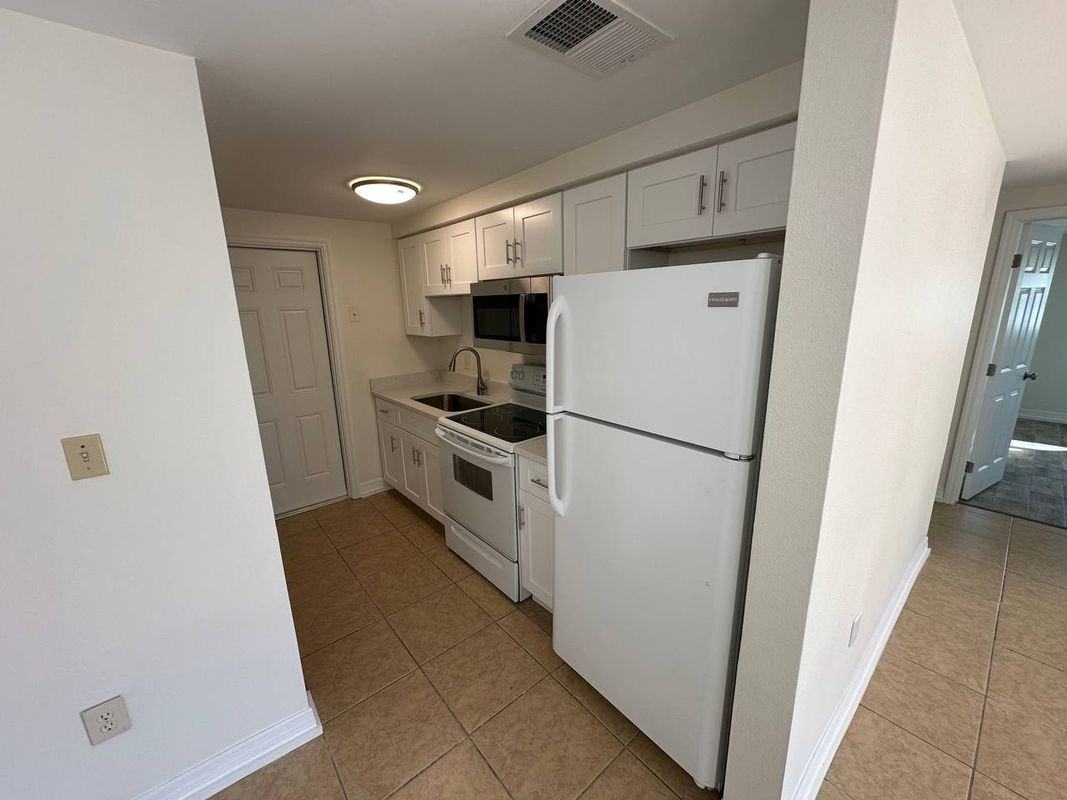 443 90th Ave N - Photo 3 of 12