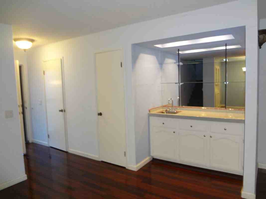 7800 Windsor Ln - Photo 3 of 11