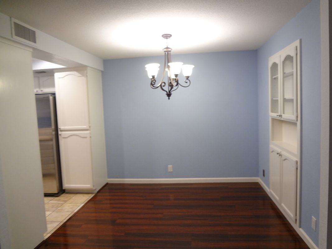 7800 Windsor Ln - Photo 4 of 11