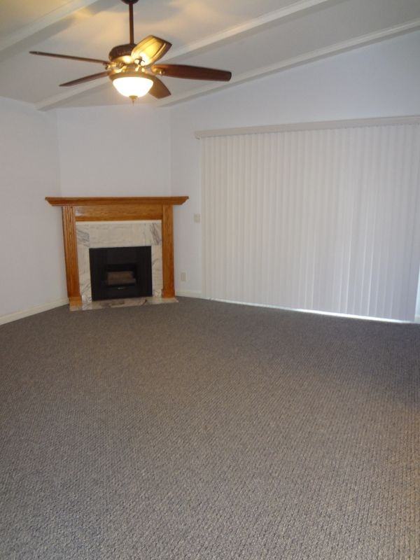 7800 Windsor Ln - Photo 7 of 11