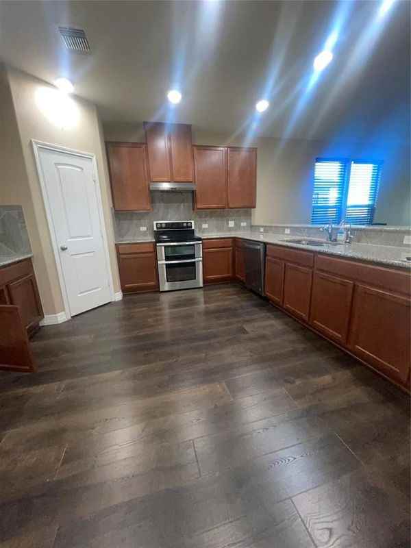 1708 Garamond Ln - Photo 3 of 6