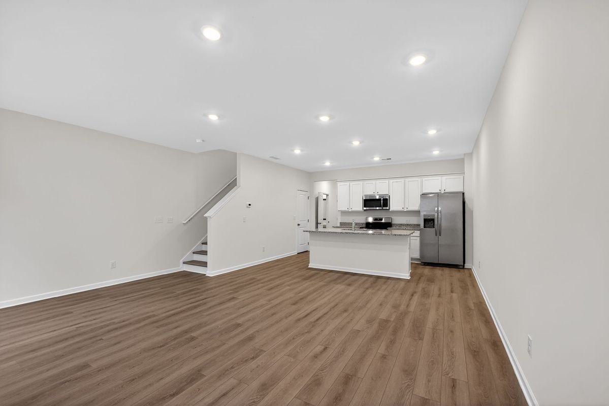 140 Hazel Dr - Photo 2 of 10