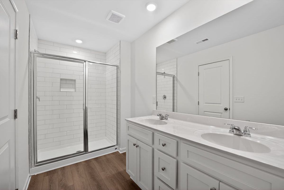 140 Hazel Dr - Photo 4 of 10