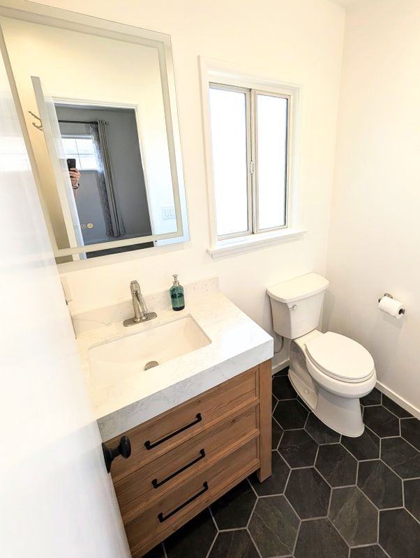 324 E Benbow St - Photo 4 of 9