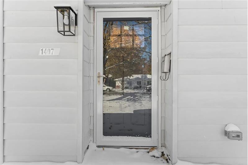 1407 W Clark St - Photo 3 of 19