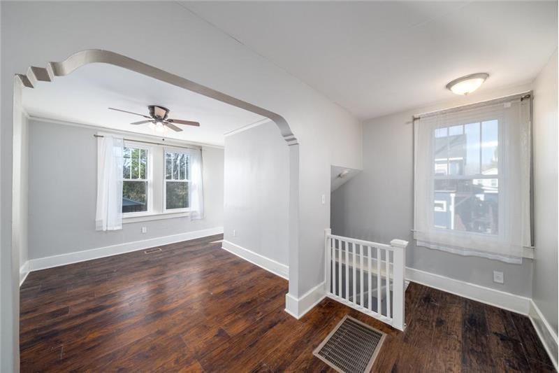 1908 Paulsen St - Photo 5 of 20