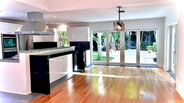 2301 S Miami Ave - Photo 4 of 49