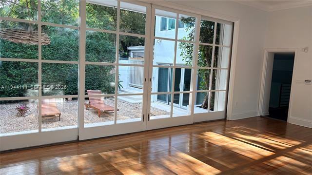 2301 S Miami Ave - Photo 5 of 49