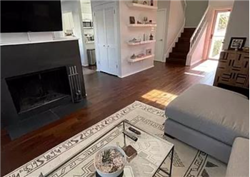 2007 Sandberg Dr - Photo 5 of 11