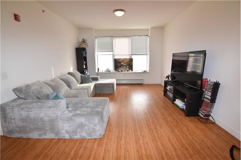 25 Bacon St - Photo 3 of 23