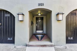 featured image of 1025 Steiner St