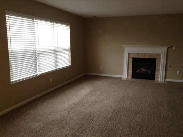 7300 Pinewood Dr - Photo 2 of 12