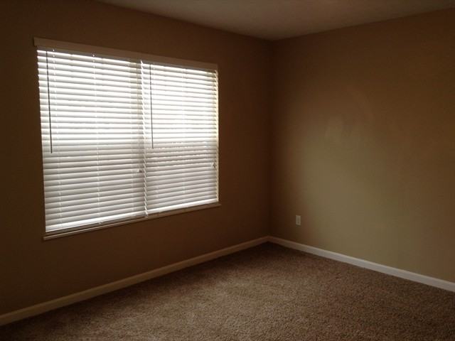 7300 Pinewood Dr - Photo 3 of 12