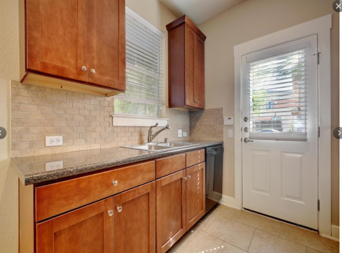 1601 Miriam Ave #203 - Photo 7 of 30