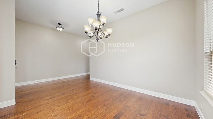 1106 Newcastle Dr - Photo 5 of 30