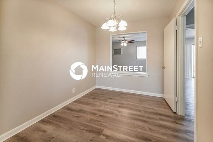 347 Pilgrim Dr - Photo 6 of 16