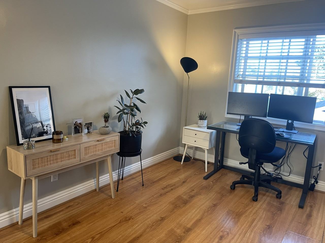 2326 2nd St #5 - Photo 3 of 17