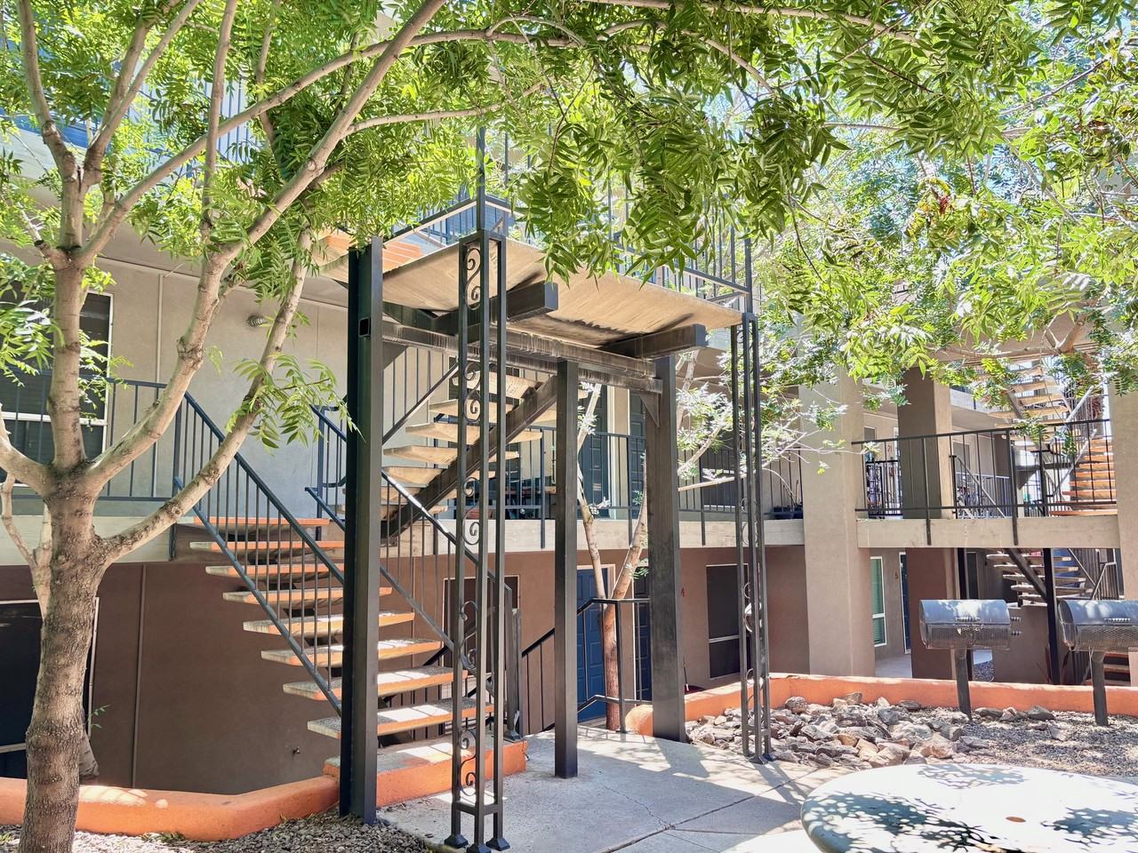 137 E Coronado Rd #36 - Photo 5 of 32