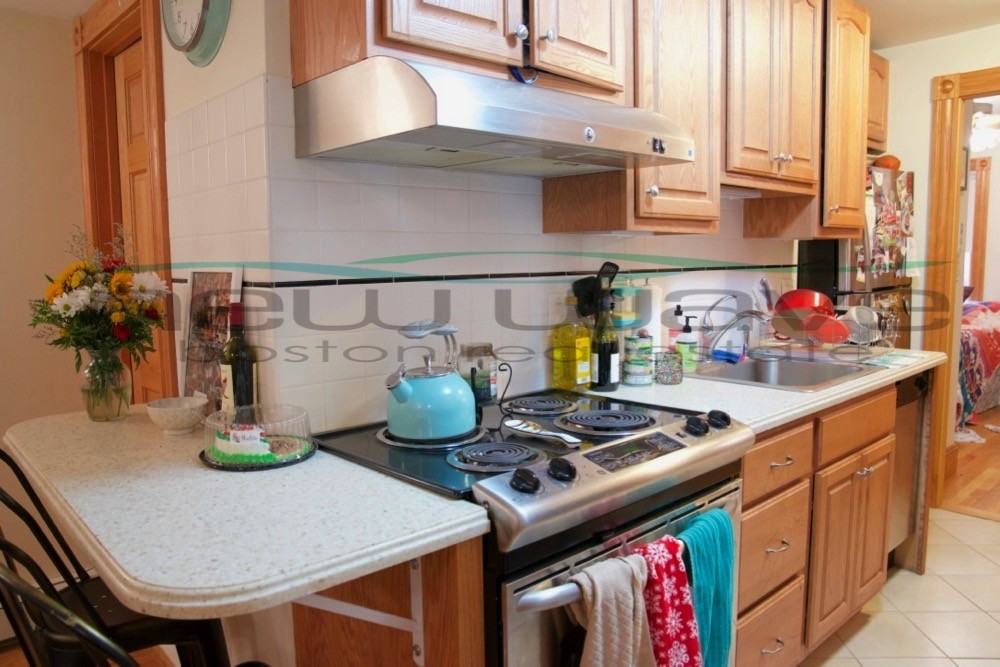 39 Charles St #4 - Photo 7 of 16