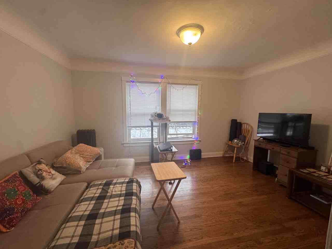 7027 N Glenwood Ave #2N - Photo 3 of 14